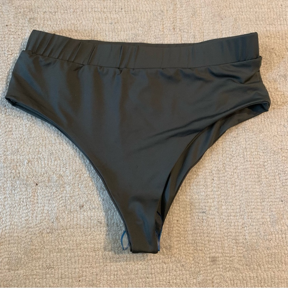 Kittenish Green High-Waisted Bikini with Ruched Sides size M